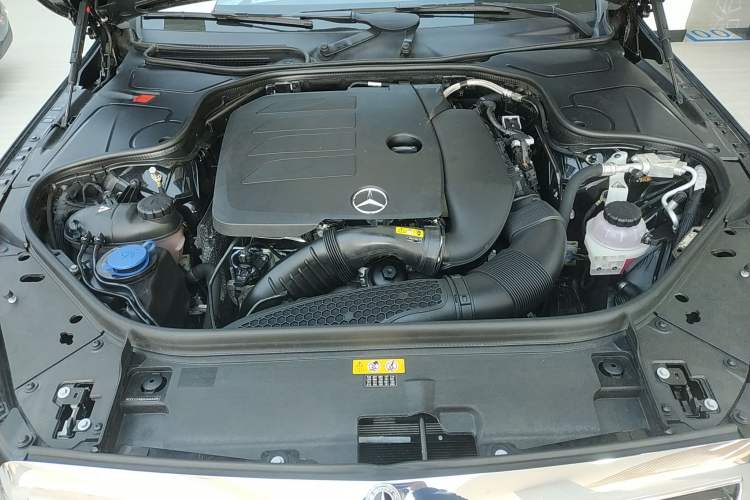 Used Mercedes-Benz S-Class 2019 S 320 L Engine Bay