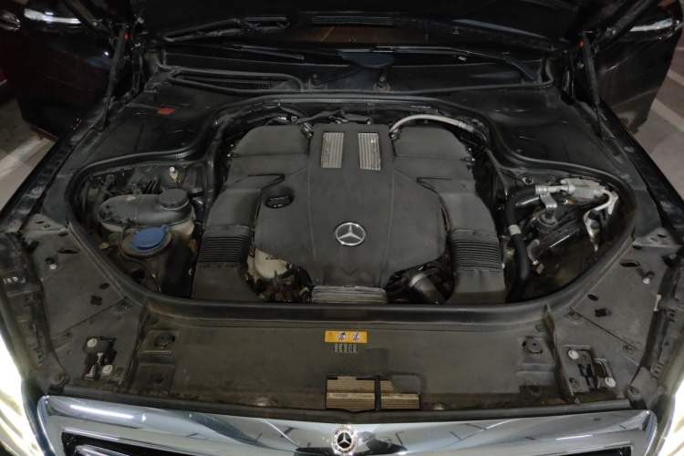 Used Mercedes-Benz S-Class 2019 S 350 L Luxury Model Engine Bay