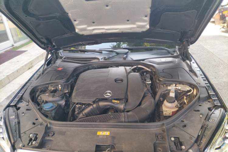 Used Mercedes-Benz S-Class 2019 S 320 L Engine Bay