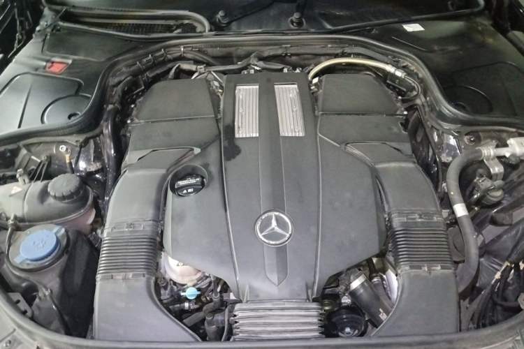 Used Mercedes-Benz S-Class 2019 S 350 L Luxury Edition Prestige Edition Engine Bay