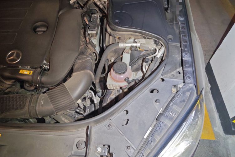 Used Mercedes-Benz S-Class 2019 S 320 L Engine Bay Left