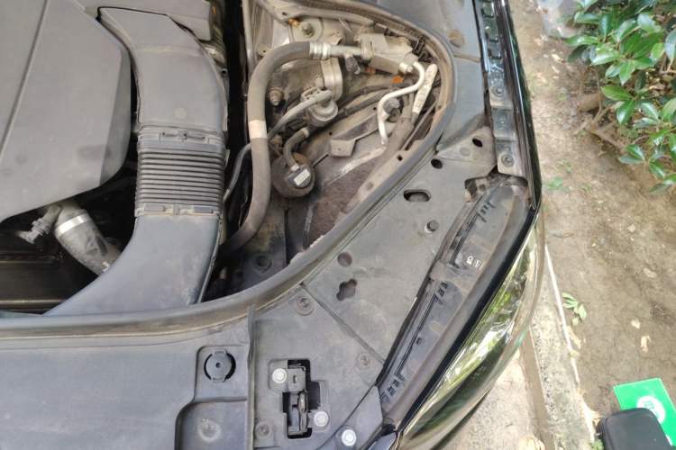 Used Mercedes-Benz S-Class 2019 S 350 L Executive Edition Engine Bay Left