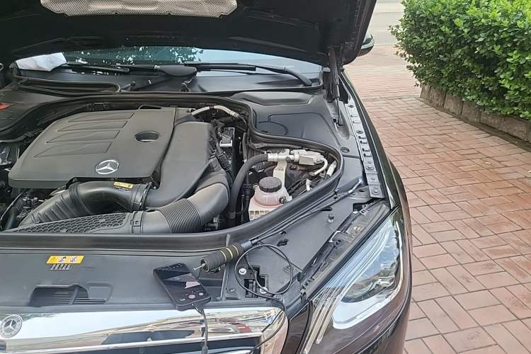 Used Mercedes-Benz S-Class 2019 S 320 L Engine Bay Left