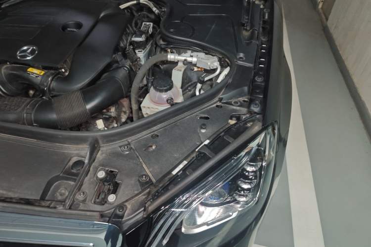 Used Mercedes-Benz S-Class 2019 S 320 L Engine Bay Left