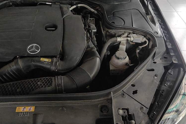 Used Mercedes-Benz S-Class 2019 S 320 L Engine Bay Left