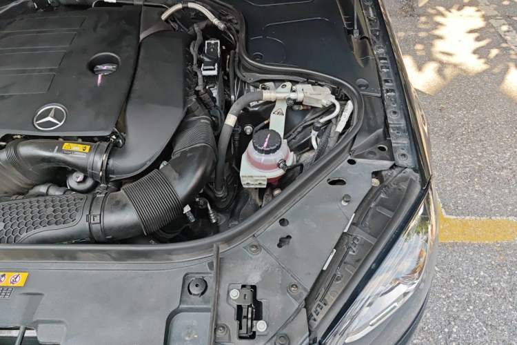 Used Mercedes-Benz S-Class 2019 S 320 L Engine Bay Left