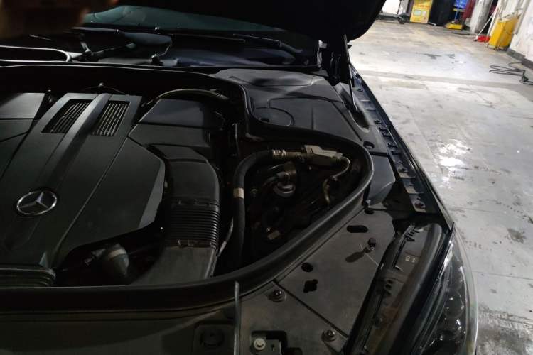 Used Mercedes-Benz S-Class 2019 S 350 L Executive Edition Engine Bay Left