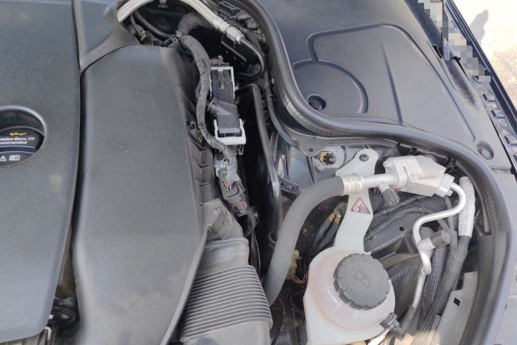 Used Mercedes-Benz S-Class 2019 S 320 L Engine Bay Left