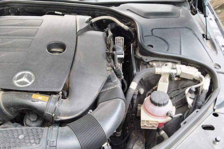 Used Mercedes-Benz S-Class 2019 S 320 L Engine Bay Left