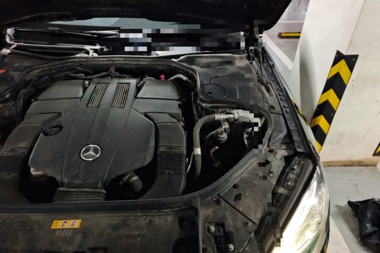 Used Mercedes-Benz S-Class  Engine Bay Left