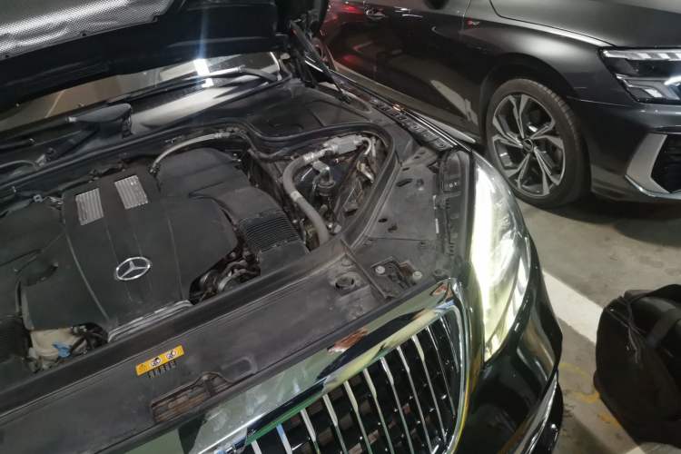 Used Mercedes-Benz S-Class 2019 S 350 L Luxury Edition Prestige Edition Engine Bay Left