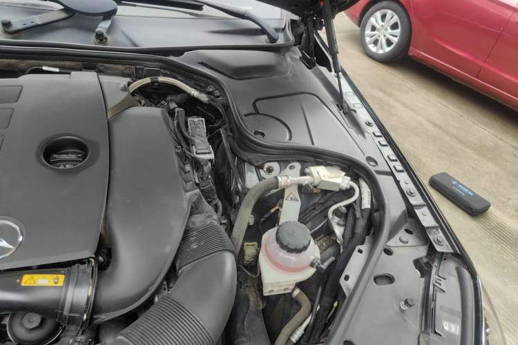 Used Mercedes-Benz S-Class 2019 S 320 L Engine Bay Left