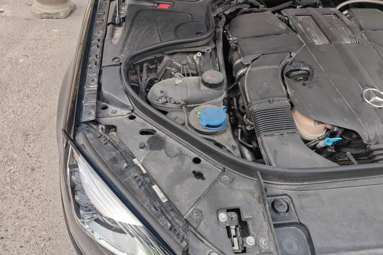 Used Mercedes-Benz S-Class 2019 S 350 L Luxury Edition Prestige Edition Engine Bay Right