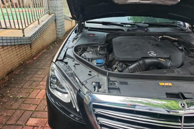 Used Mercedes-Benz S-Class 2019 S 320 L Engine Bay Right