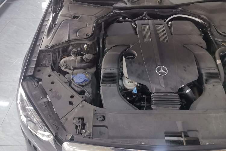 Used Mercedes-Benz S-Class 2019 S 450 L Engine Bay Right
