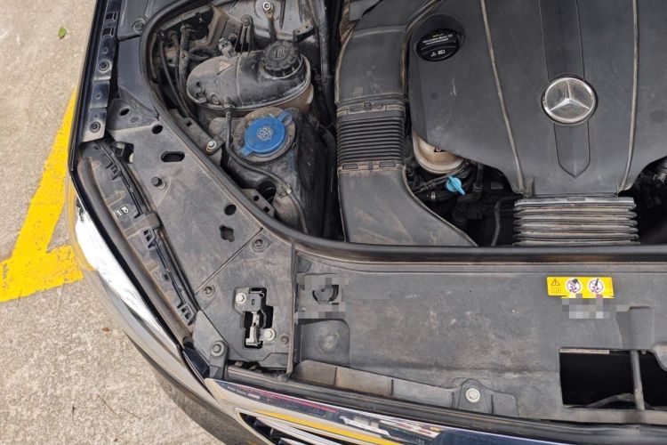 Used Mercedes-Benz S-Class 2019 S 350 L Luxury Model Engine Bay Right