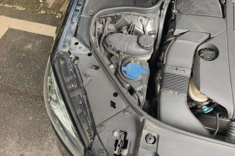Used Mercedes-Benz S-Class 2019 S 350 L Prestige Model Ultimate Collection Engine Bay Right