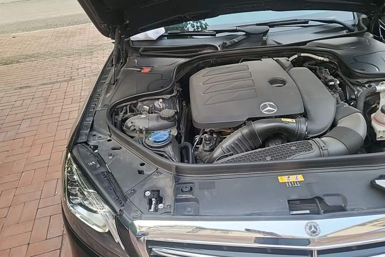 Used Mercedes-Benz S-Class 2019 S 320 L Engine Bay Right