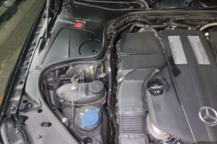 Used Mercedes-Benz S-Class 2019 S 350 L Luxury Edition Prestige Edition Engine Bay Right