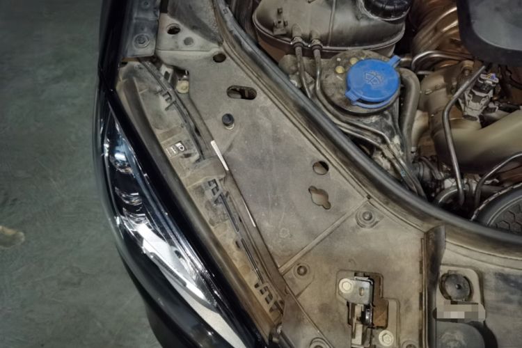 Used Mercedes-Benz S-Class 2019 S 320 L Engine Bay Right