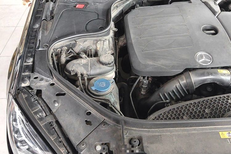 Used Mercedes-Benz S-Class 2019 S 320 L Engine Bay Right