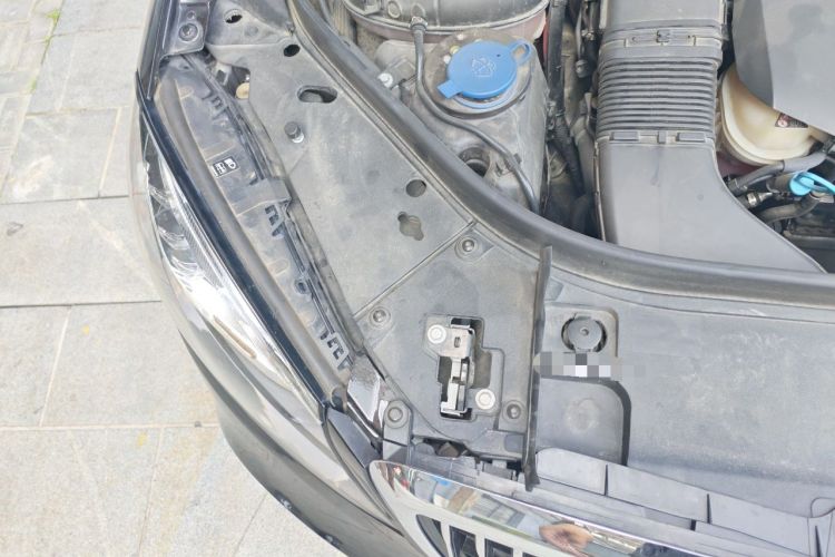 Used Mercedes-Benz S-Class 2019 S 350 L Prestige Model Ultimate Collection Engine Bay Right