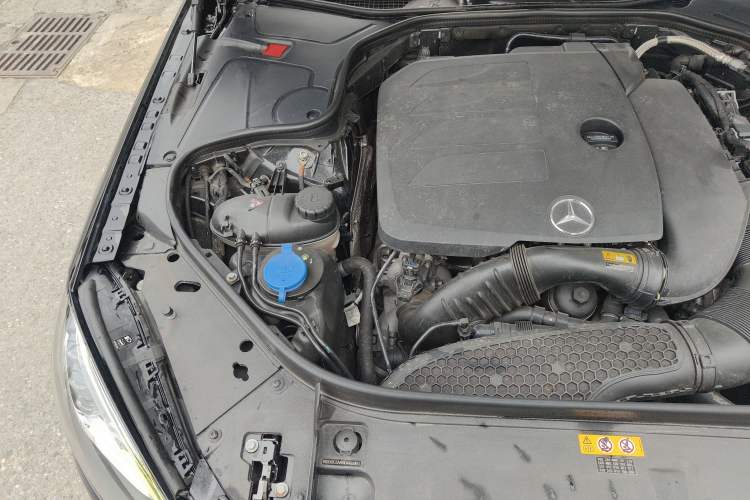Used Mercedes-Benz S-Class 2019 S 320 L Engine Bay Right