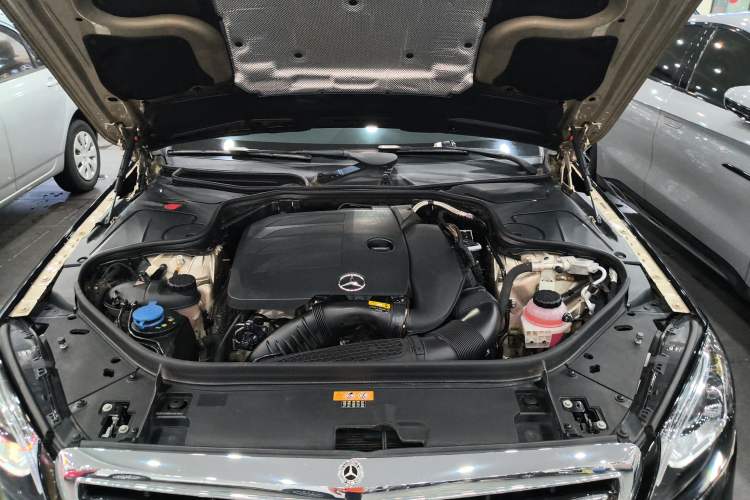 Used Mercedes-Benz S-Class 2019 S 320 L Engine Bay