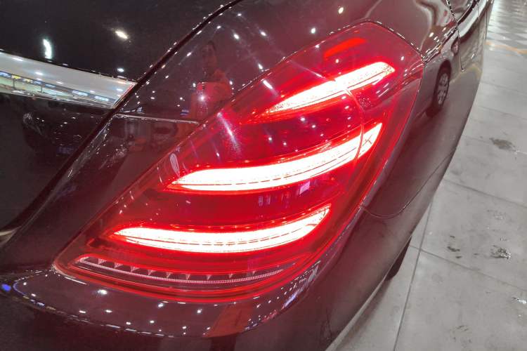 Used Mercedes-Benz S-Class 2019 S 320 L Exterior 6