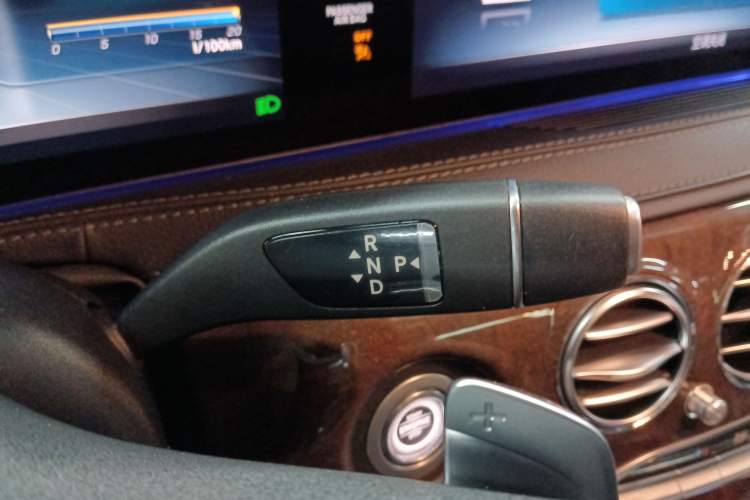 Used Mercedes-Benz S-Class 2019 S 350 L Executive Edition Gear Lever