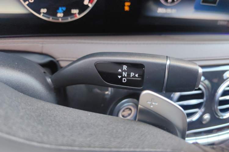 Used Mercedes-Benz S-Class 2019 S 450 L 4MATIC Exclusive Edition Gear Lever