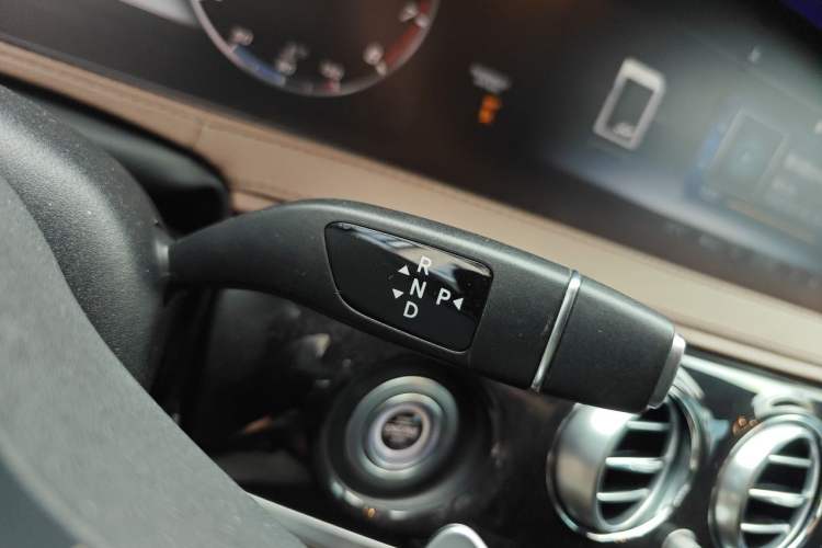 Used Mercedes-Benz S-Class 2019 S 450 L 4MATIC Exclusive Edition Gear Lever