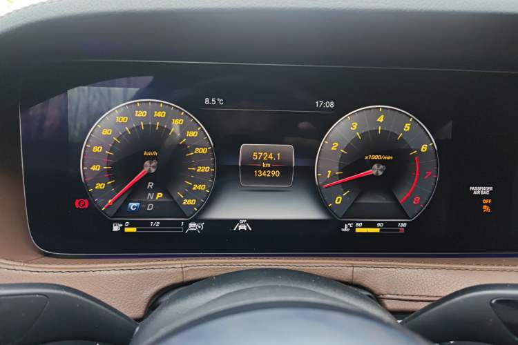 Used Mercedes-Benz S-Class 2019 S 450 L 4MATIC Exclusive Edition Instrument Cluster