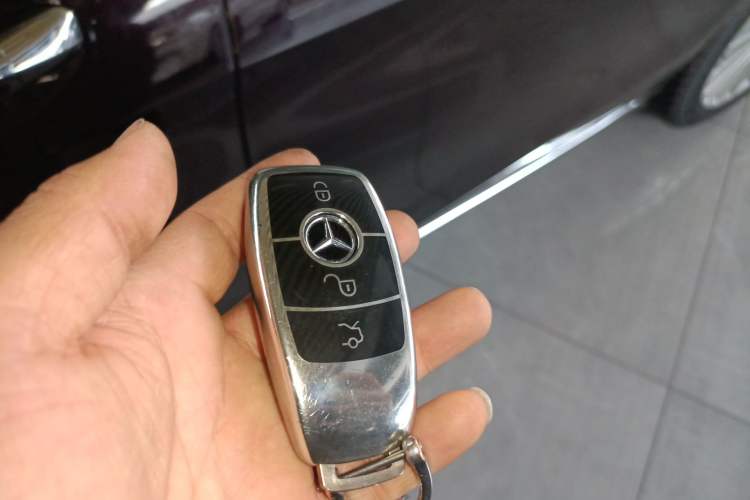 Used Mercedes-Benz S-Class 2019 S 320 L Interior 1
