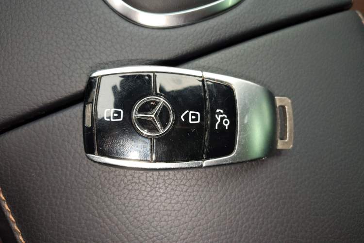 Used Mercedes-Benz S-Class 2019 S 320 L Interior 1