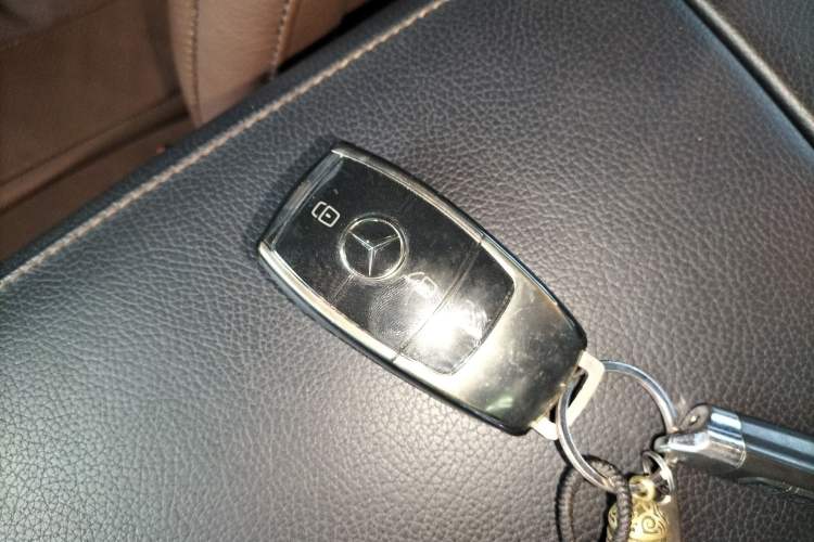 Used Mercedes-Benz S-Class 2019 S 320 L Interior 1