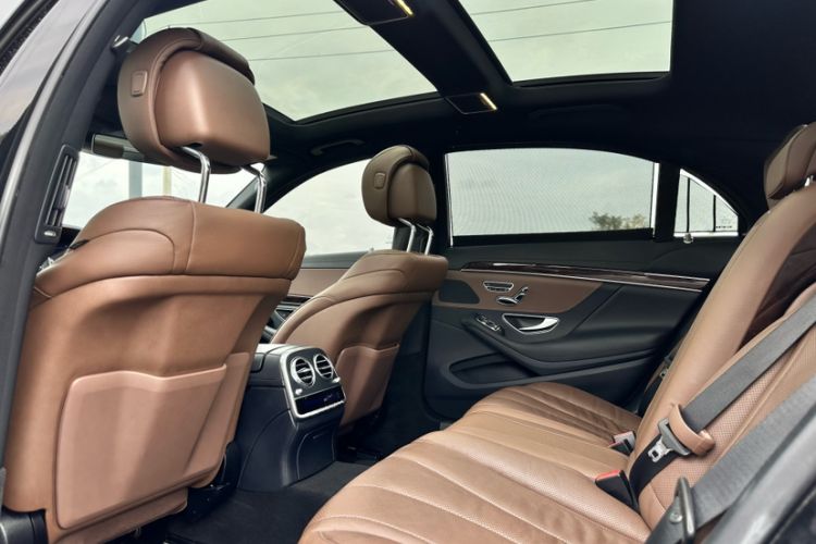 Used Mercedes-Benz S-Class 2019 S 350 L Prestige Model Ultimate Collection Interior 10