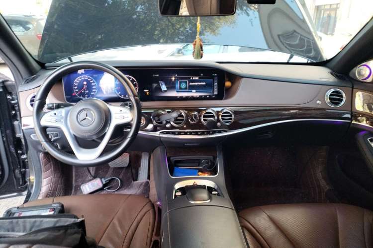Used Mercedes-Benz S-Class 2019 S 320 L Interior 2
