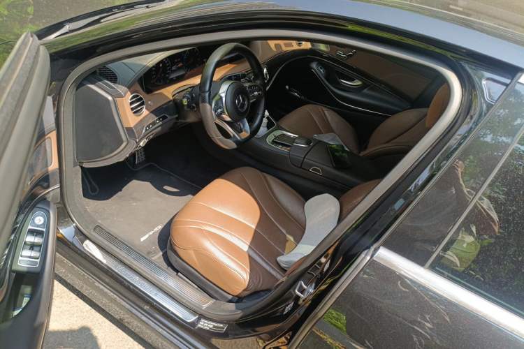 Used Mercedes-Benz S-Class 2019 S 450 L 4MATIC Interior 3