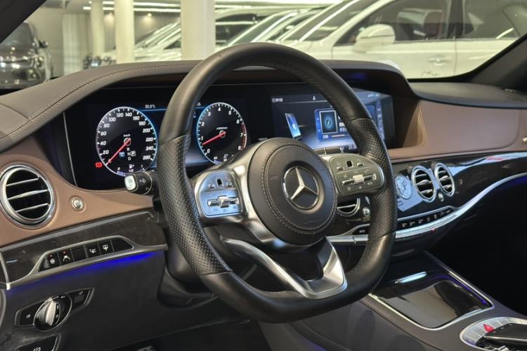Used Mercedes-Benz S-Class 2019 S 450 L 4MATIC Exclusive Edition Interior 3