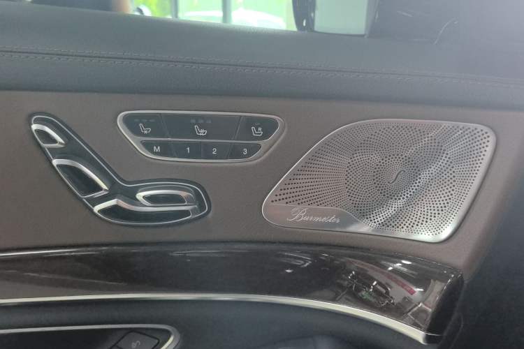 Used Mercedes-Benz S-Class 2019 S 320 L Interior 4