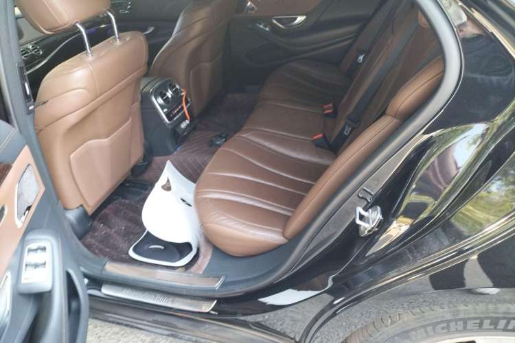 Used Mercedes-Benz S-Class 2019 S 320 L Interior 4