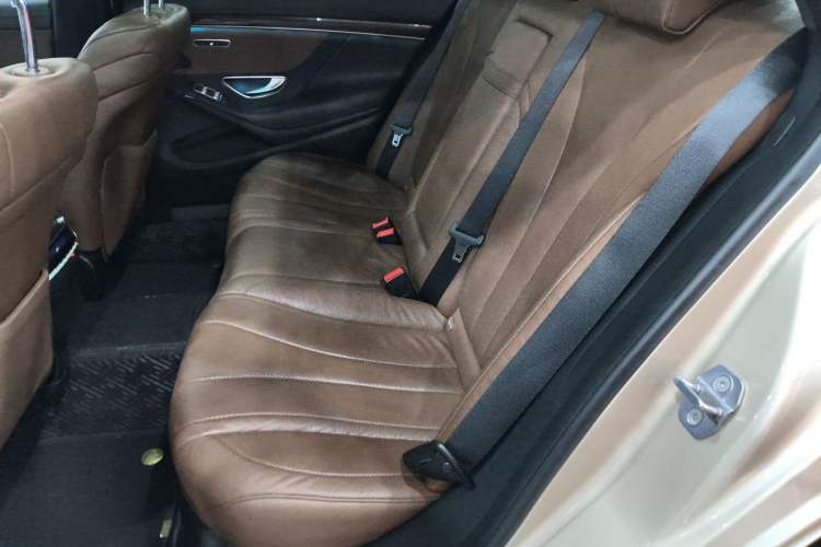 Used Mercedes-Benz S-Class 2019 S 320 L Interior 4