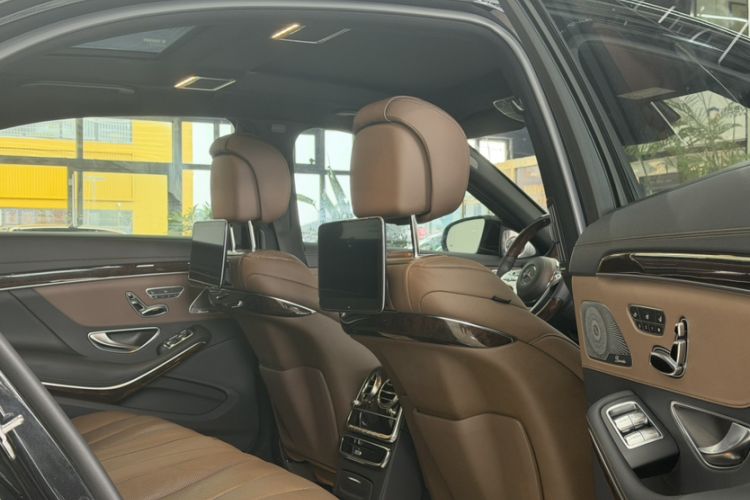 Used Mercedes-Benz S-Class 2019 S 350 L Luxury Model Interior 5
