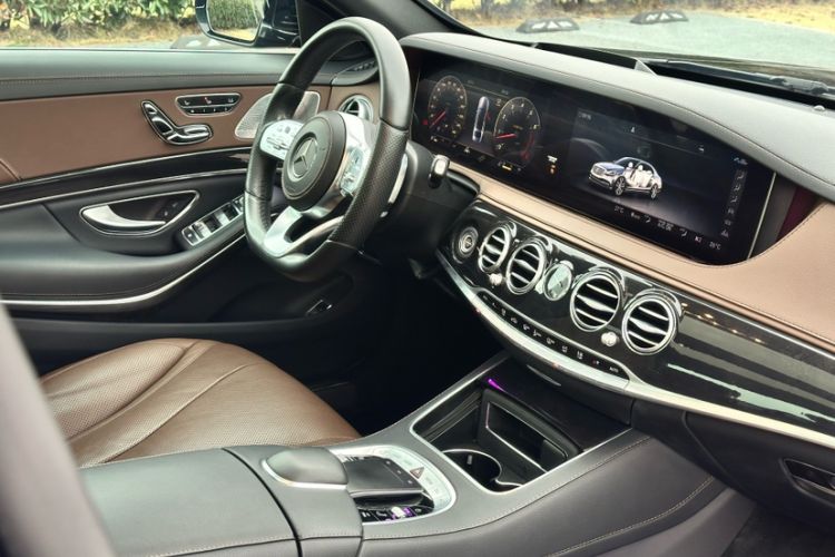 Used Mercedes-Benz S-Class 2019 S 450 L 4MATIC Interior 6