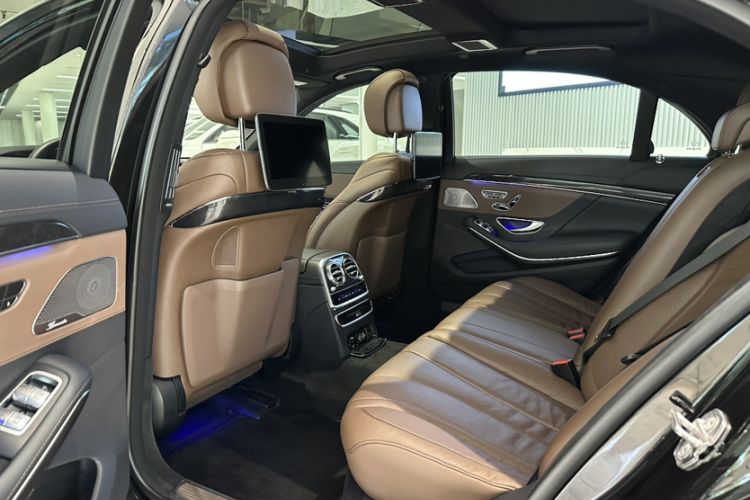 Used Mercedes-Benz S-Class 2019 S 450 L 4MATIC Exclusive Edition Interior 6