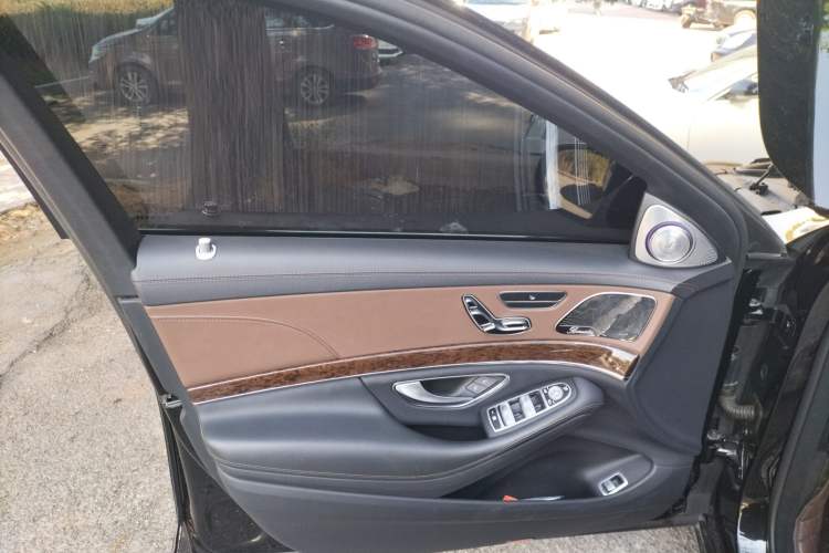Used Mercedes-Benz S-Class 2019 S 320 L Interior 7
