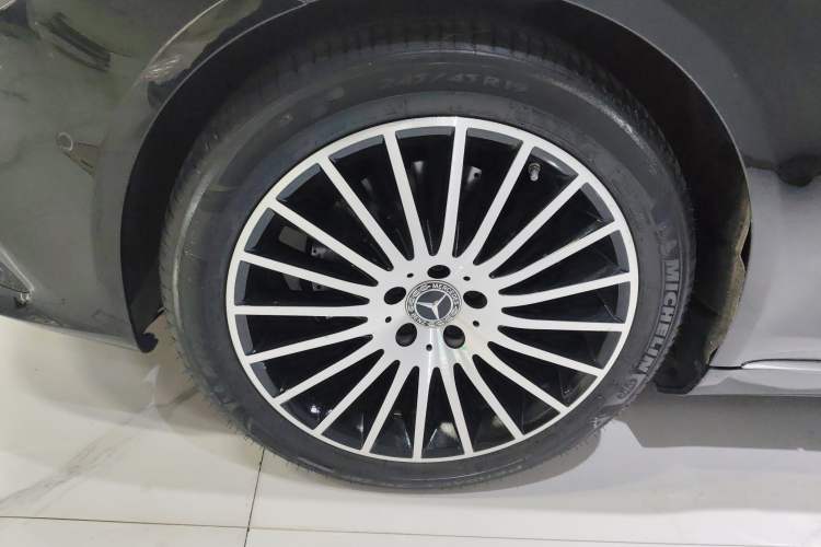 Used Mercedes-Benz S-Class 2019 S 320 L Prestige Edition Left Front Wheel Hub