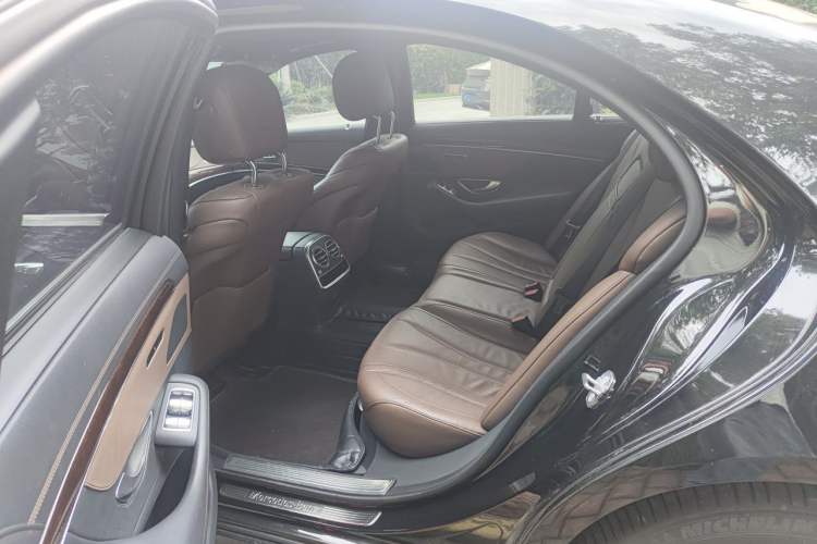 Used Mercedes-Benz S-Class 2019 S 320 L Prestige Edition Left Rear Seat