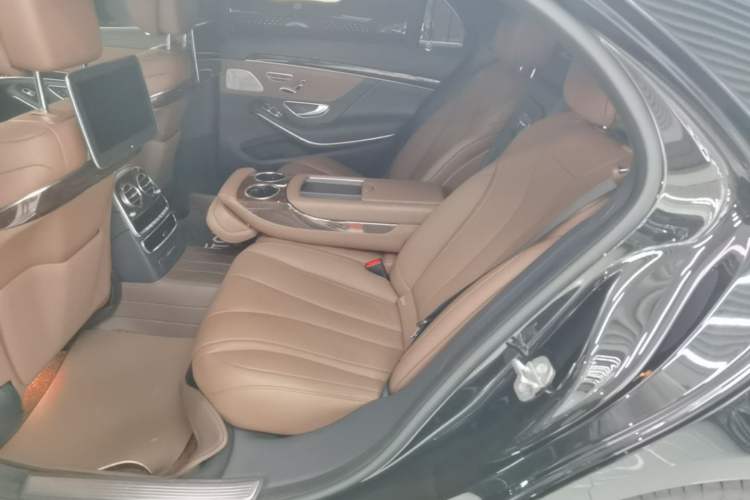 Used Mercedes-Benz S-Class 2019 S 350 L Luxury Model Left Rear Seat
